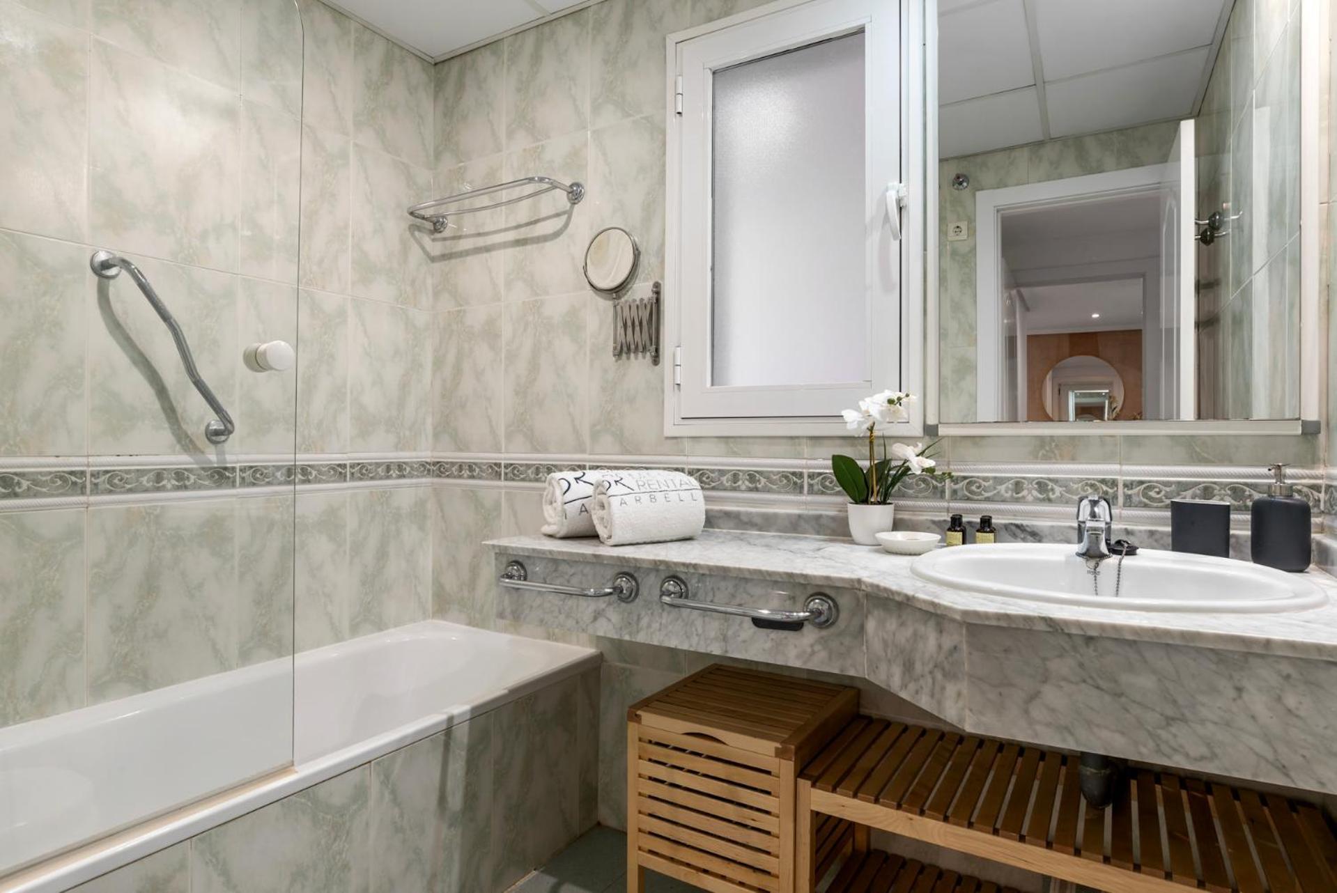 Charming And Spacious Apartment In Medina Garden - Puerto Banus Marbella Eksteriør bilde